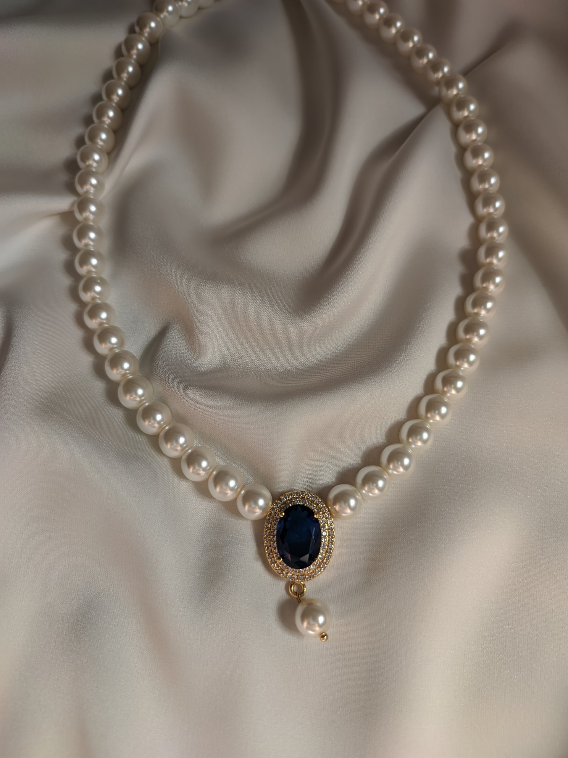 Royal sapphire necklace