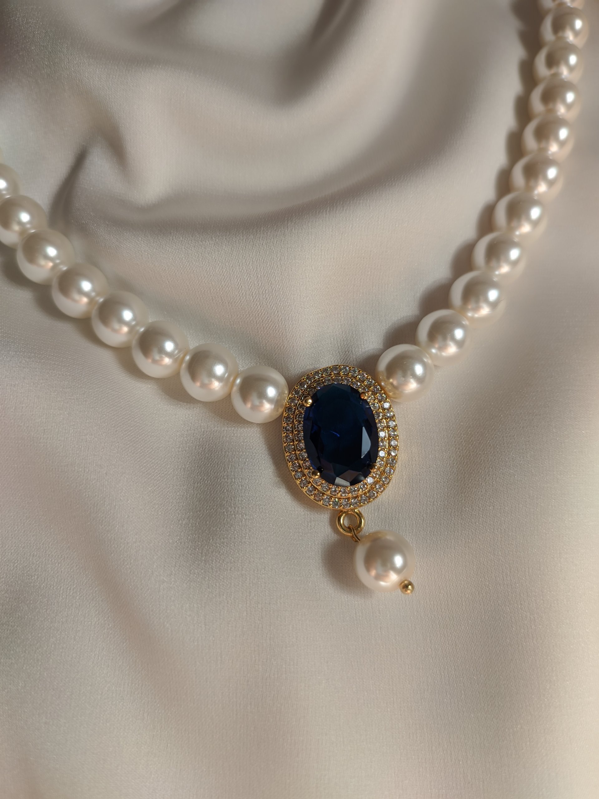 Royal sapphire necklace