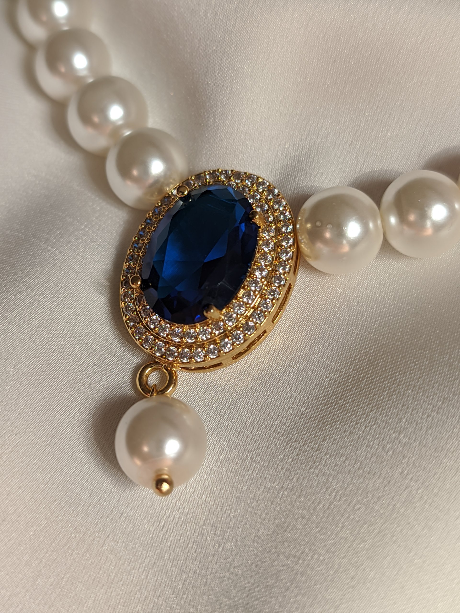 Royal sapphire necklace