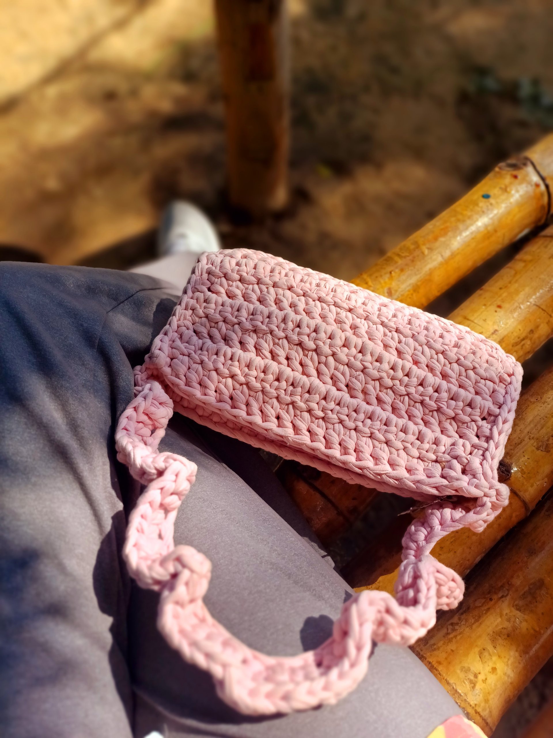 Pinky Pinky????  #crochetbag #handmadewithlove #stitch #barbygirl #details #threads #pink #bags #crochetlove #availableanycolor #anysize #fororderdm