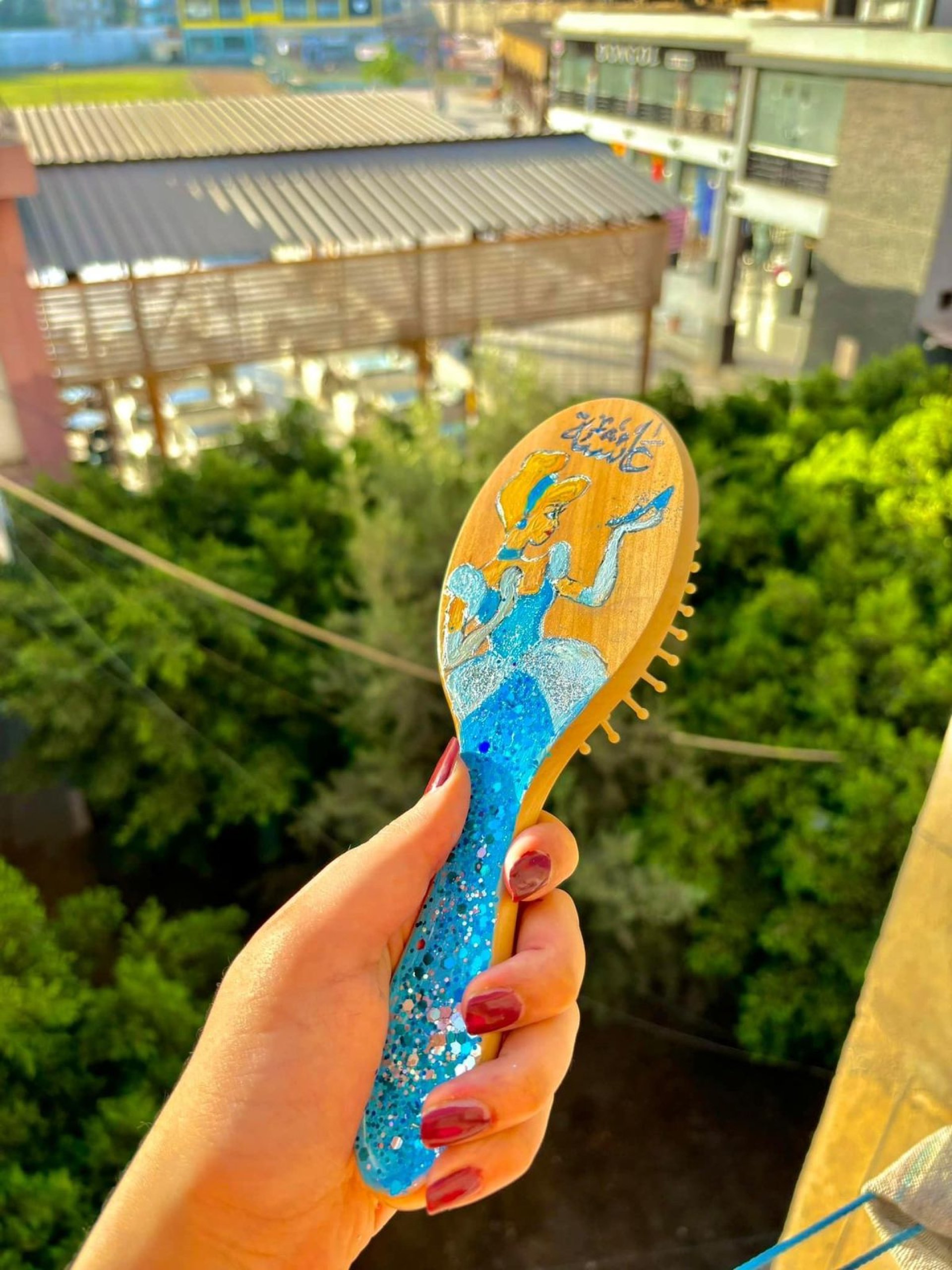 Cinderella brush