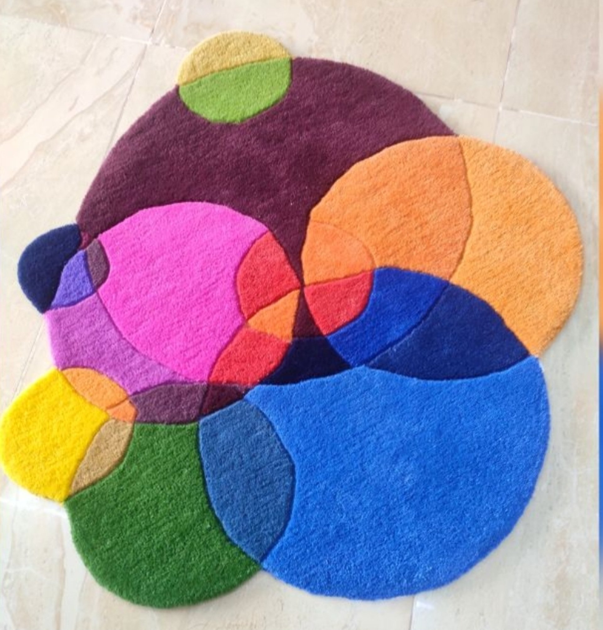 Hand made tufted rug