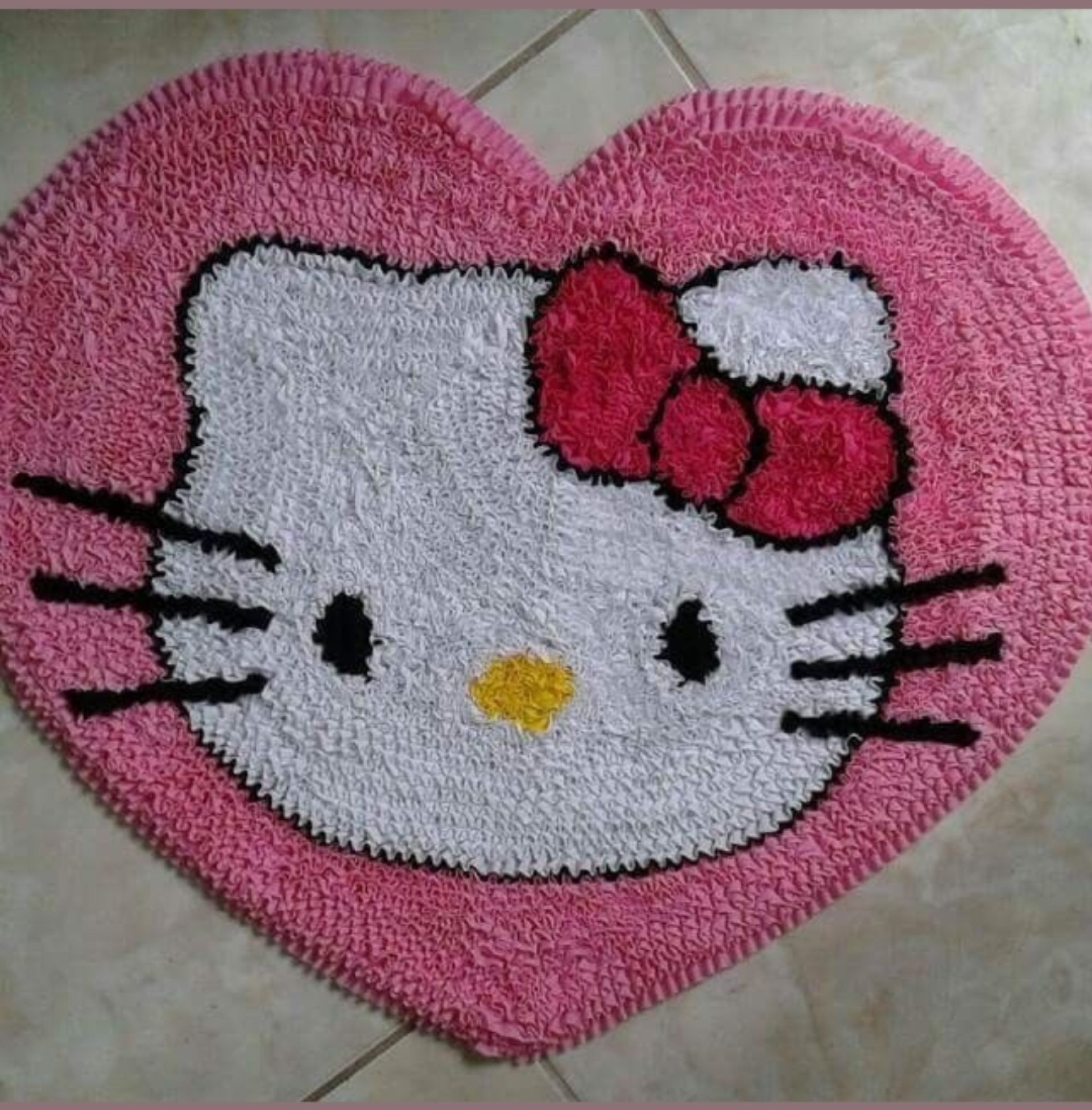 Kitty tufted rug