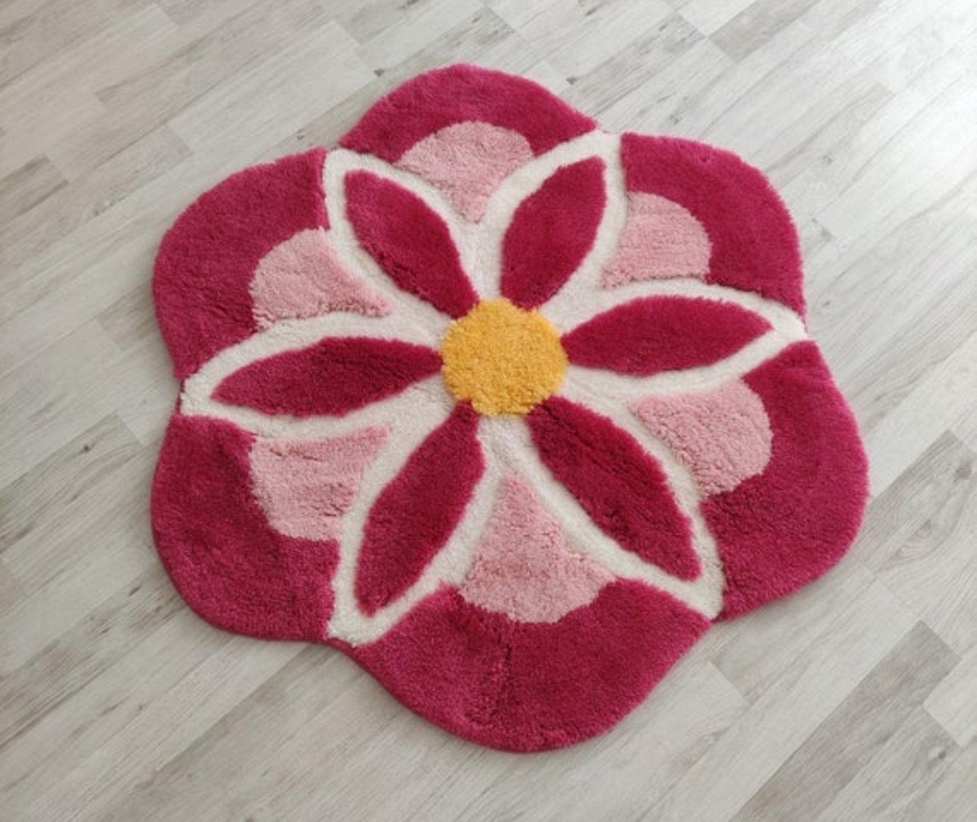 Hand made tufted rug