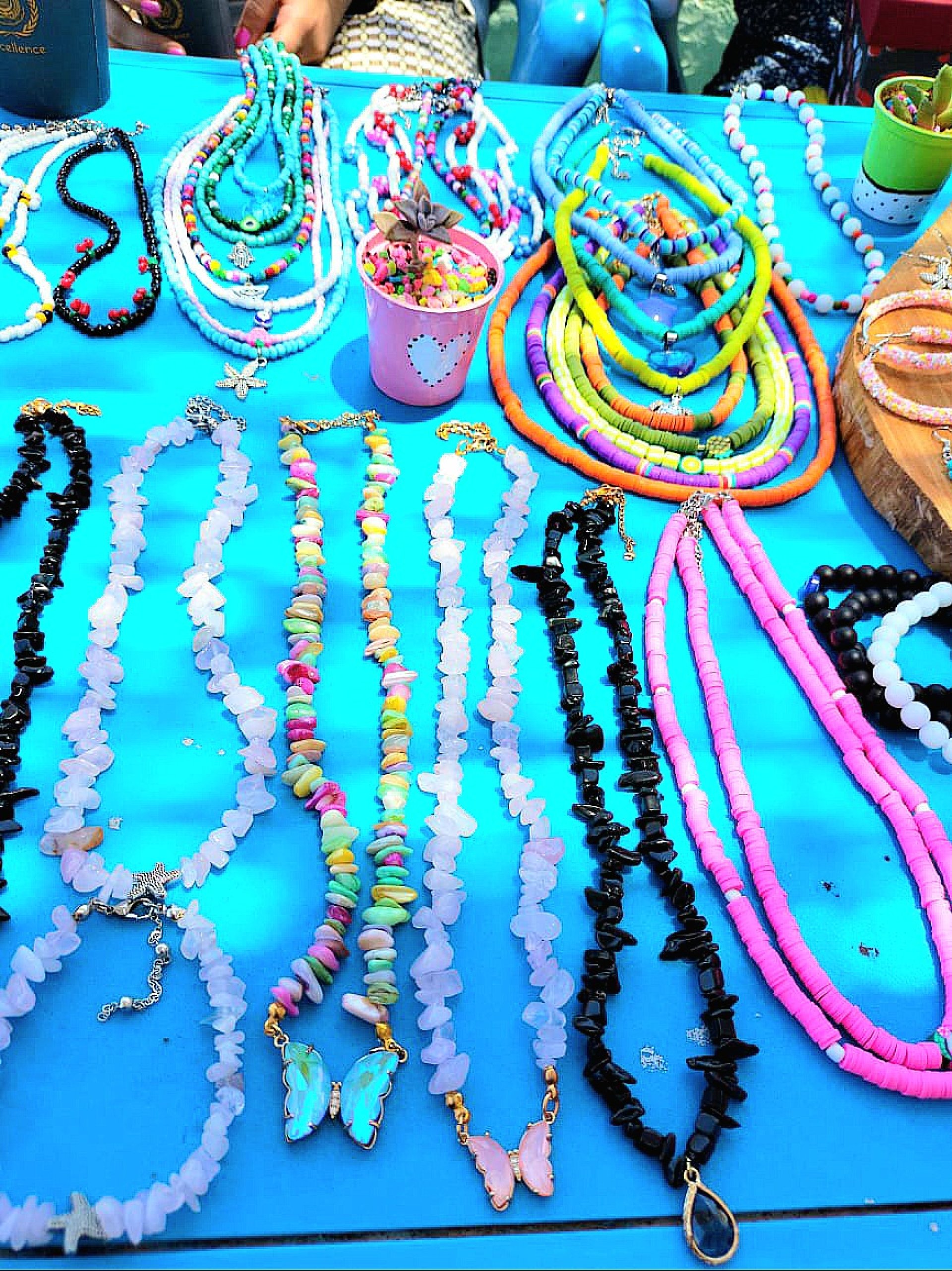 سلاسل صيفيه بألوان مميزه